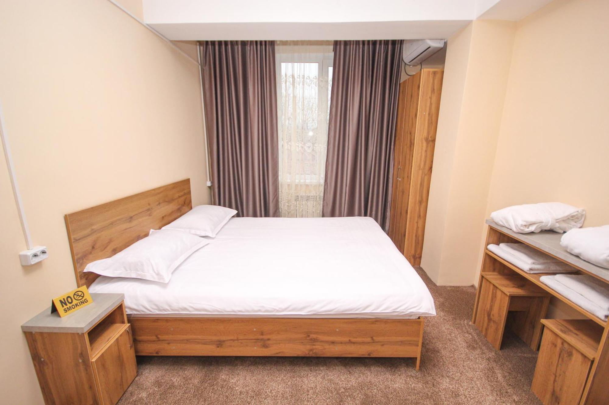 Hotel 33 Almaty Ngoại thất bức ảnh